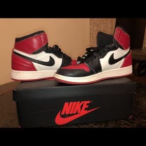 Air Jordan 1 red toe